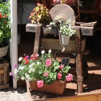 Altertümlicher Schleifstein beim Gästehaus Maria